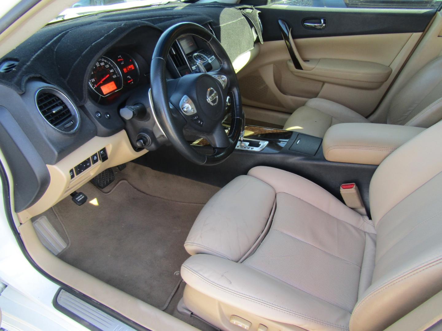 2010 White /Tan Nissan Maxima S (1N4AA5APXAC) with an 3.5L V6 DOHC 24V engine, CVT transmission, located at 15016 S Hwy 231, Midland City, AL, 36350, (334) 983-3001, 31.306210, -85.495277 - Photo#3